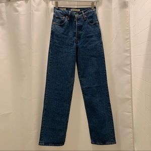 Levi's Ribcage Straight Ankle Jeans